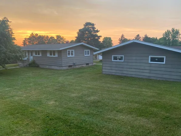 1207 3rd St W, Eveleth, MN 55734