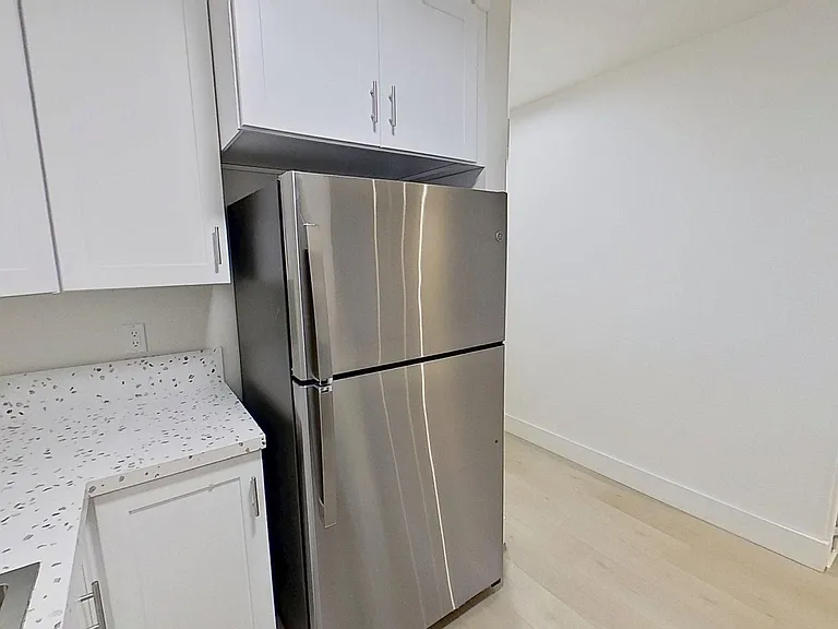 437-443 W Valencia Dr — Photo 10