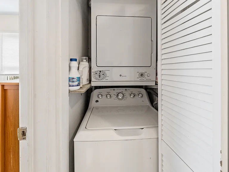 74 Scotts Landing Rd — Photo 18