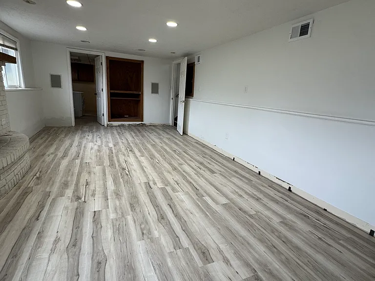 1700 Marilyn Ave — Photo 5