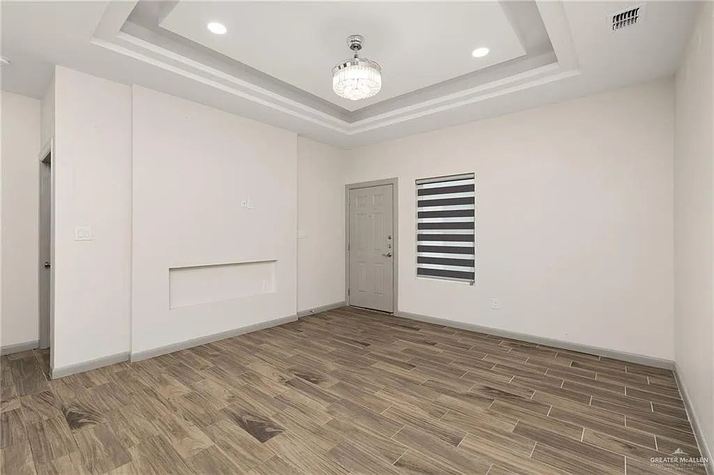 3 bed, 2.0 bath, 1080 sqft, $1,250 — Photo 4