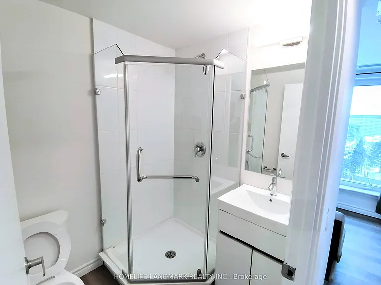 268 Lester St #711 — Photo 5