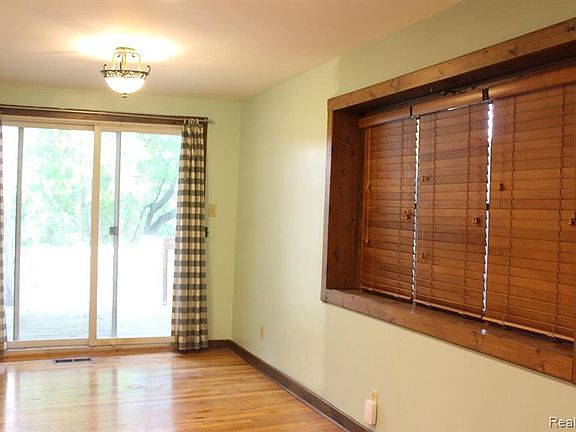 5th image of 5812 Belgrave Ave