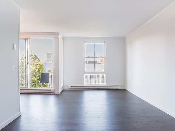 3rd image of 1734 Bay St APT 205
