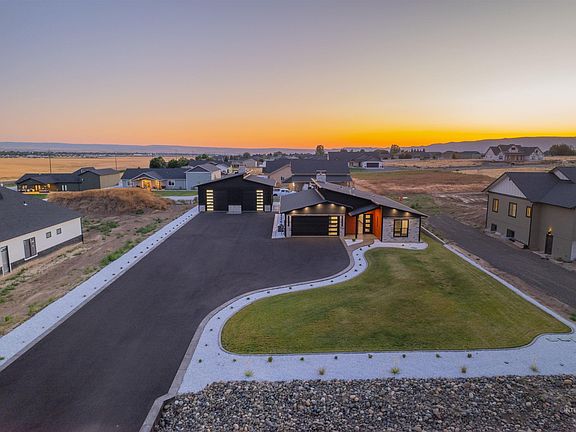 2nd image of 2080 Mountain Vista Ct