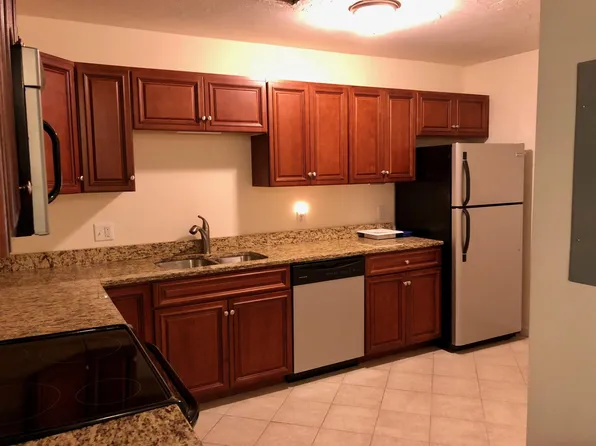 74 Turnpike Village, 74 Turnpike Rd APT 202, Townsend, MA 01469