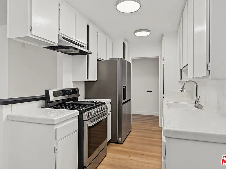 16169 W Sunset Blvd #203 — Photo 7
