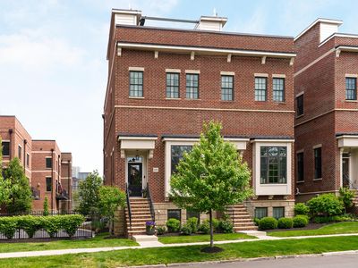 890 S Front St, Columbus, OH, 43206