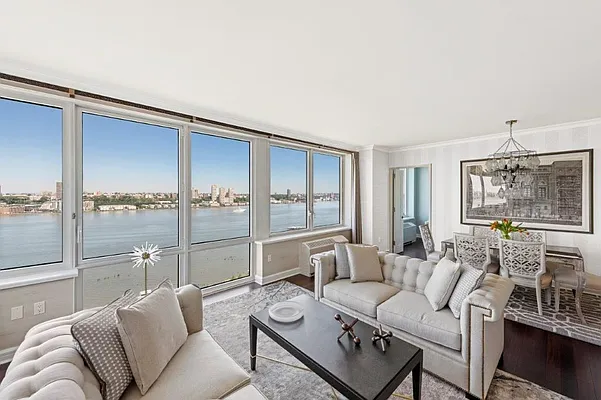 Sold by Nest Seekers International | media 3