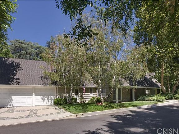 3rd image of 4885 Queen Florence Ln