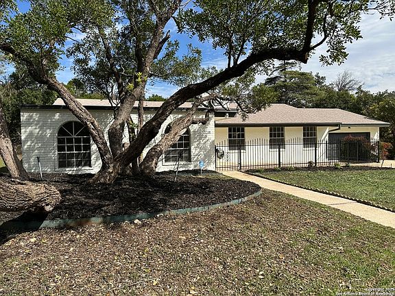 2nd image of 9714 LAUREL OAKS ST