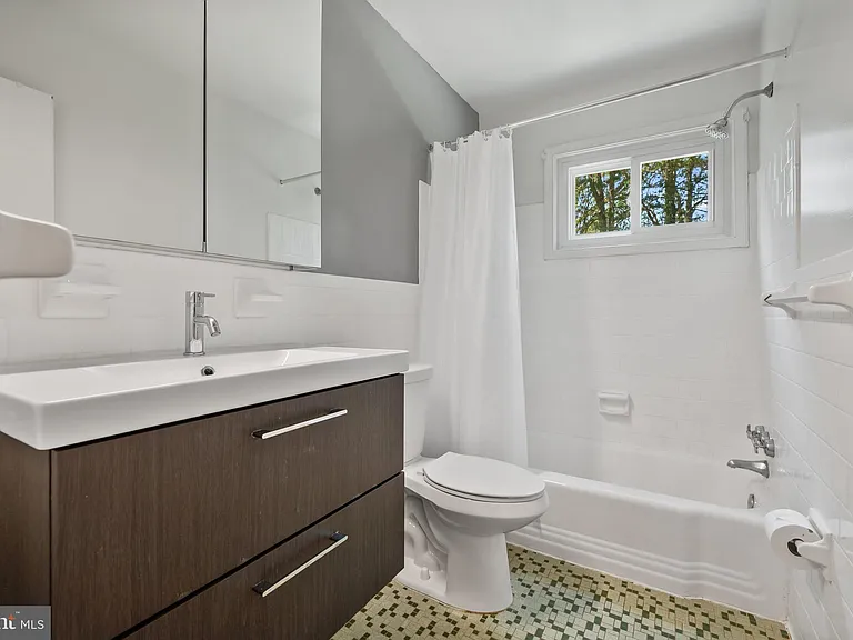6523 Kerns Rd — Photo 8