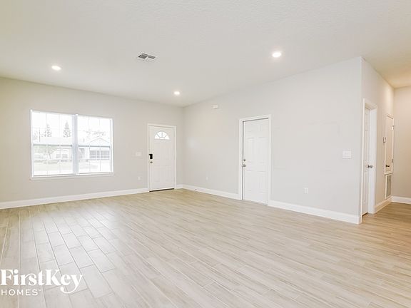 3rd image of 415 Flamingo Ct