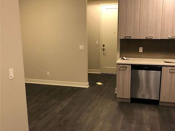 4th image of 150 Main St W #413