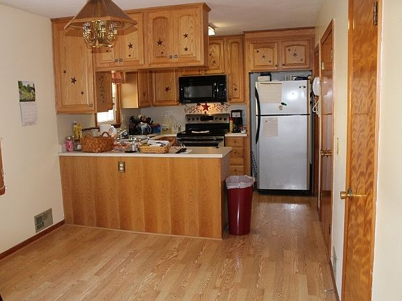 2nd image of 831 Eastside Dr