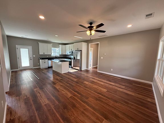 2nd image of 406 Pinehurst Way