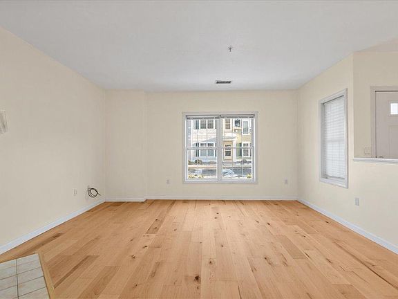 4th image of 85 Village Dr #85