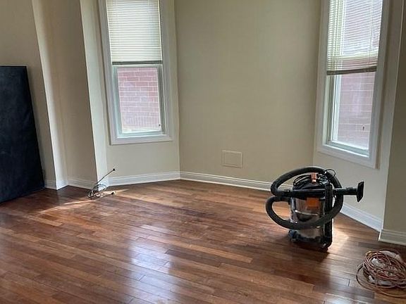 4th image of 1309 S Fairfield Ave #3