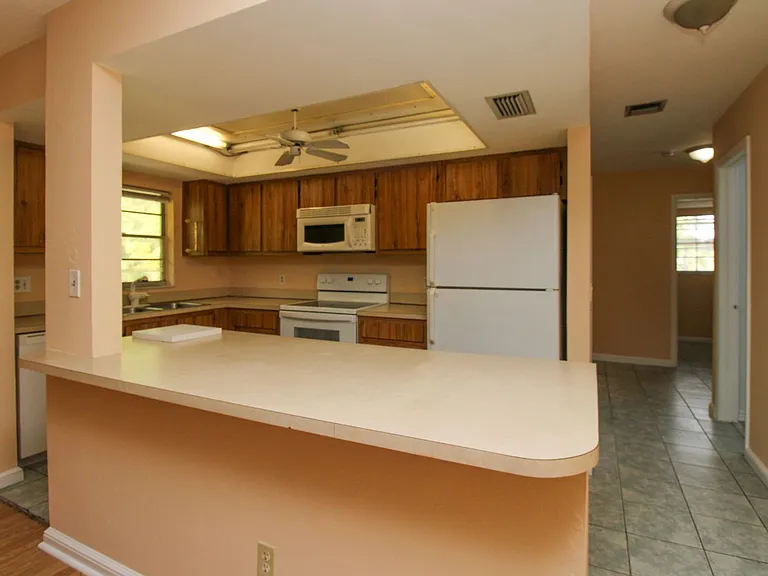 4300 Gulfstream Dr #2D — Photo 13