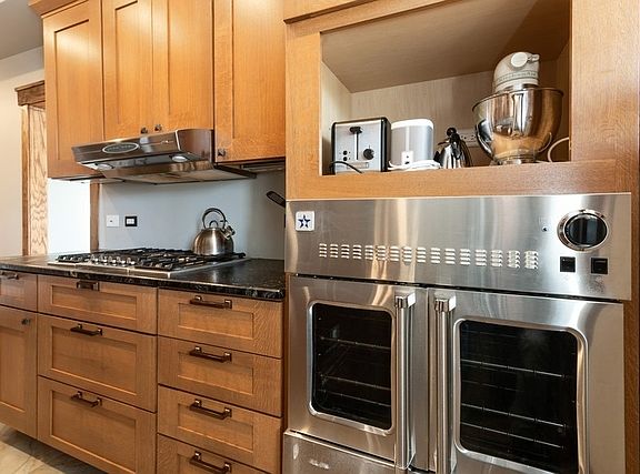 4th image of 1241 W Granville Ave #3E