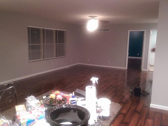 5th image of 818 Mason St