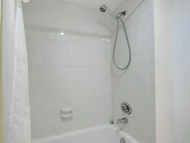 7911 Eastlake Dr #H — Photo 26