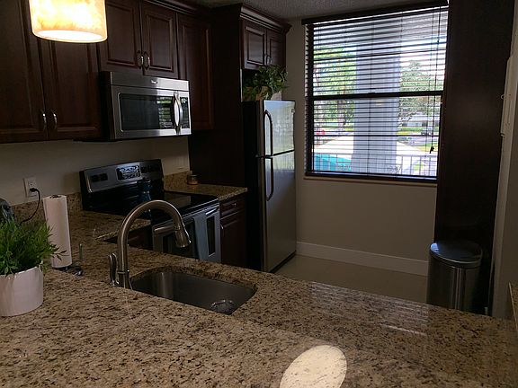 5th image of 1707 Whitehall Dr APT 203