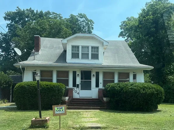 504 S Pennsylvania Ave, Carterville, IL 62918