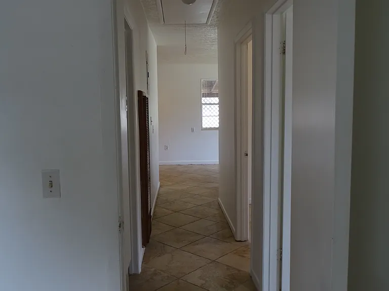 307 W University Blvd — Photo 26
