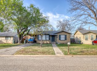 310 W Pecos St, Uvalde, TX 78801