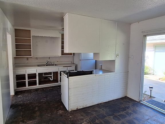 5th image of 209 Delaware Dr