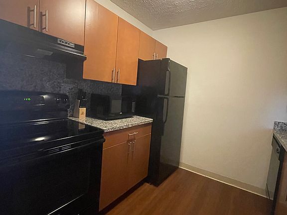 5th image of 1510 Yorkshire Dr APT 15