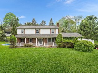 194 Overlook Rd, Poughkeepsie, NY 12603