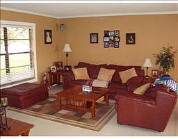 3rd image of 14130 Fennsbury Dr