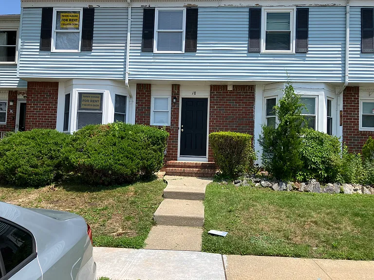 18 Begonia Ct — Photo 1