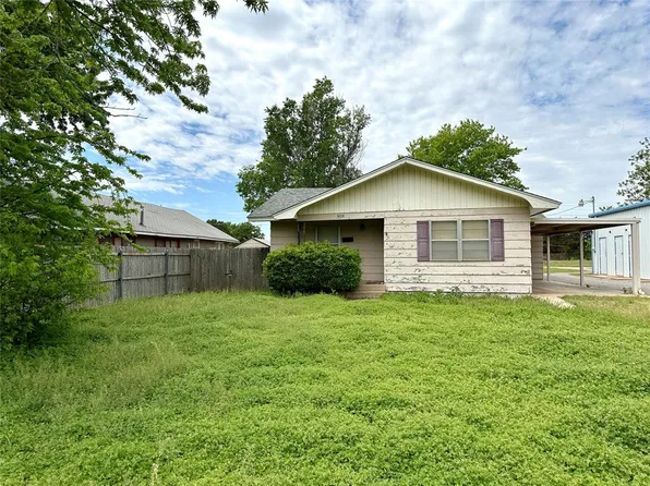 309 N Stephens St, Hobart, OK 73651