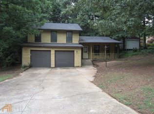 878 Greenhedge Dr, Stone Mountain, GA 30088