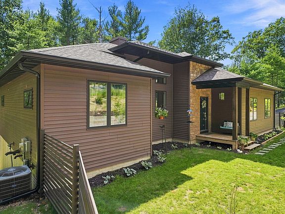 3rd image of 5346 Trager Rd