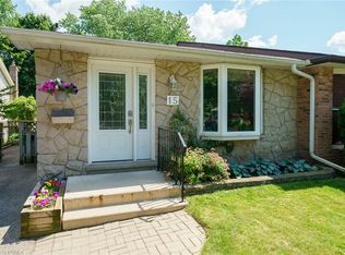 15 Skylark Rd, Brantford, ON N3R6W3