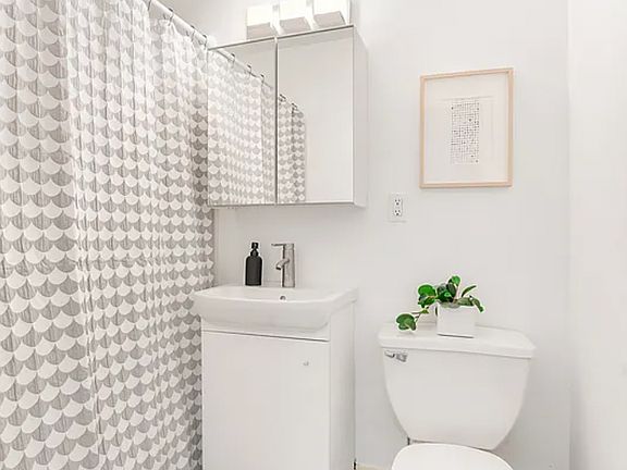 5th image of 308 W 103rd St APT 4E