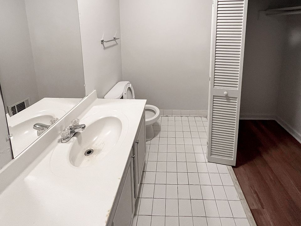 1/2 bath with large closet