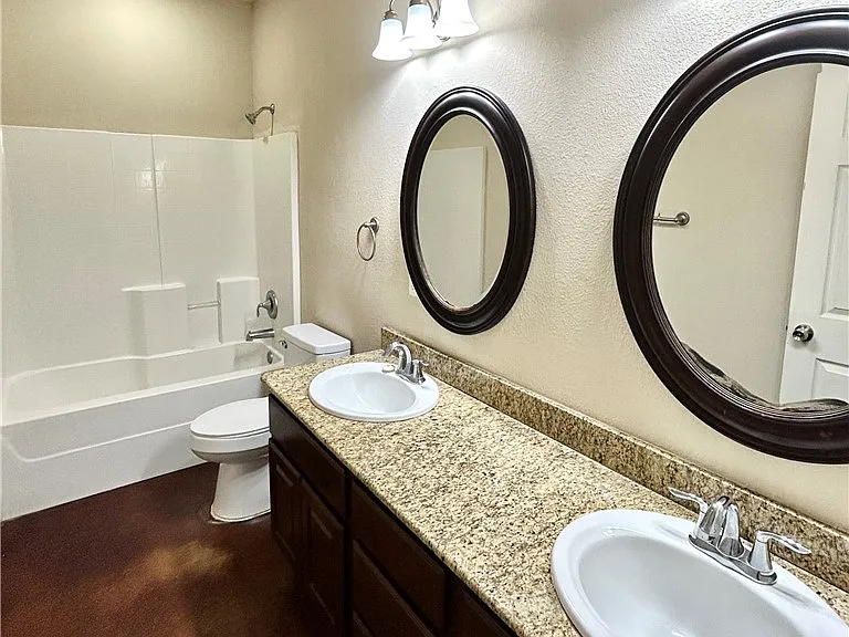 2477 Horse Shoe Dr — Photo 8