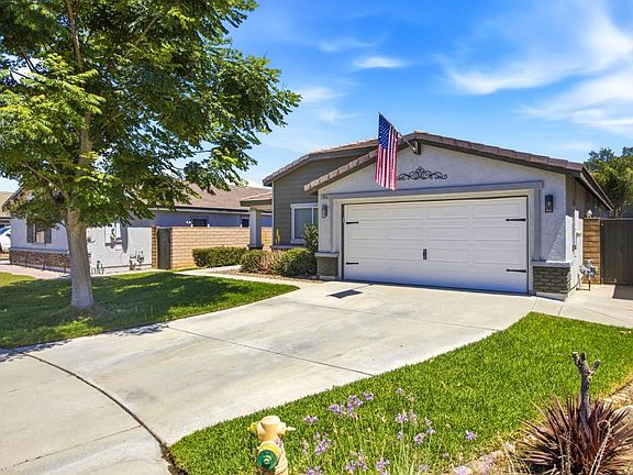 3rd image of 23856 Silver Summit Ct
