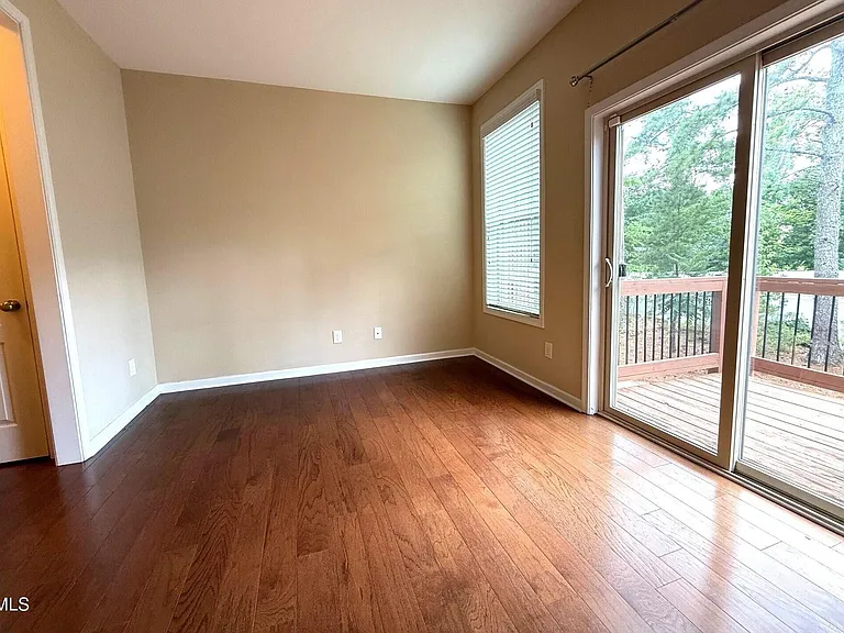545 Old Mill Village Dr — Photo 9