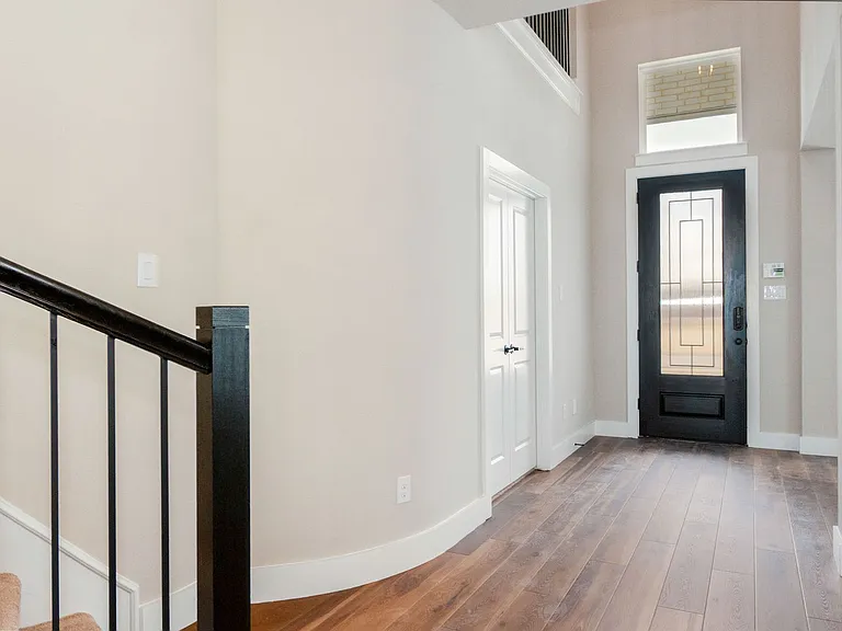 1817 Hidden Creek Dr — Photo 4
