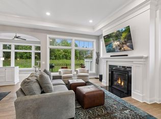 89 Spring Farm Rd, North Oaks, MN 55127