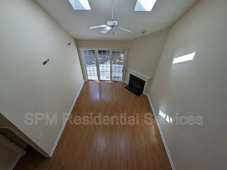 233 Racine Dr #18 — Photo 12