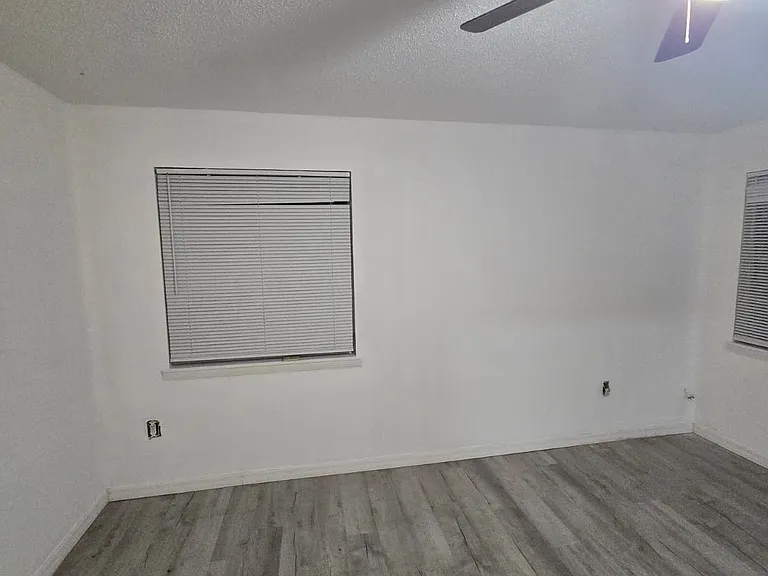 5 Lemon St — Photo 1