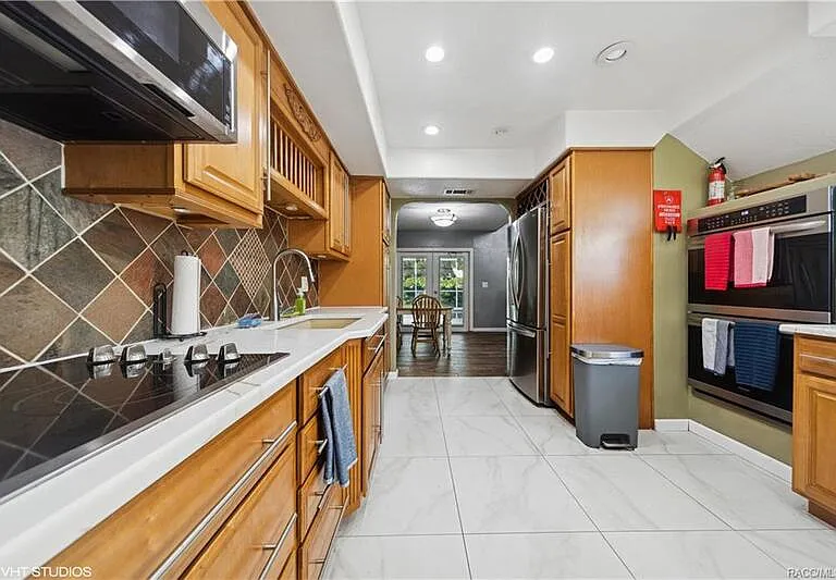 4907 Country Aire Ln — Photo 4