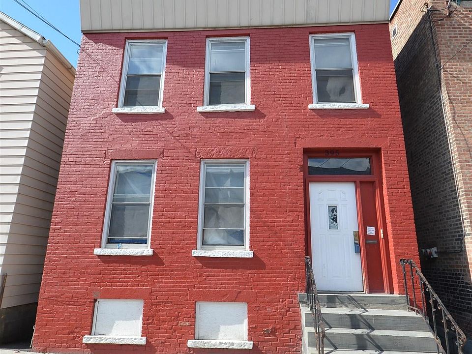 1st image of 395 1st St